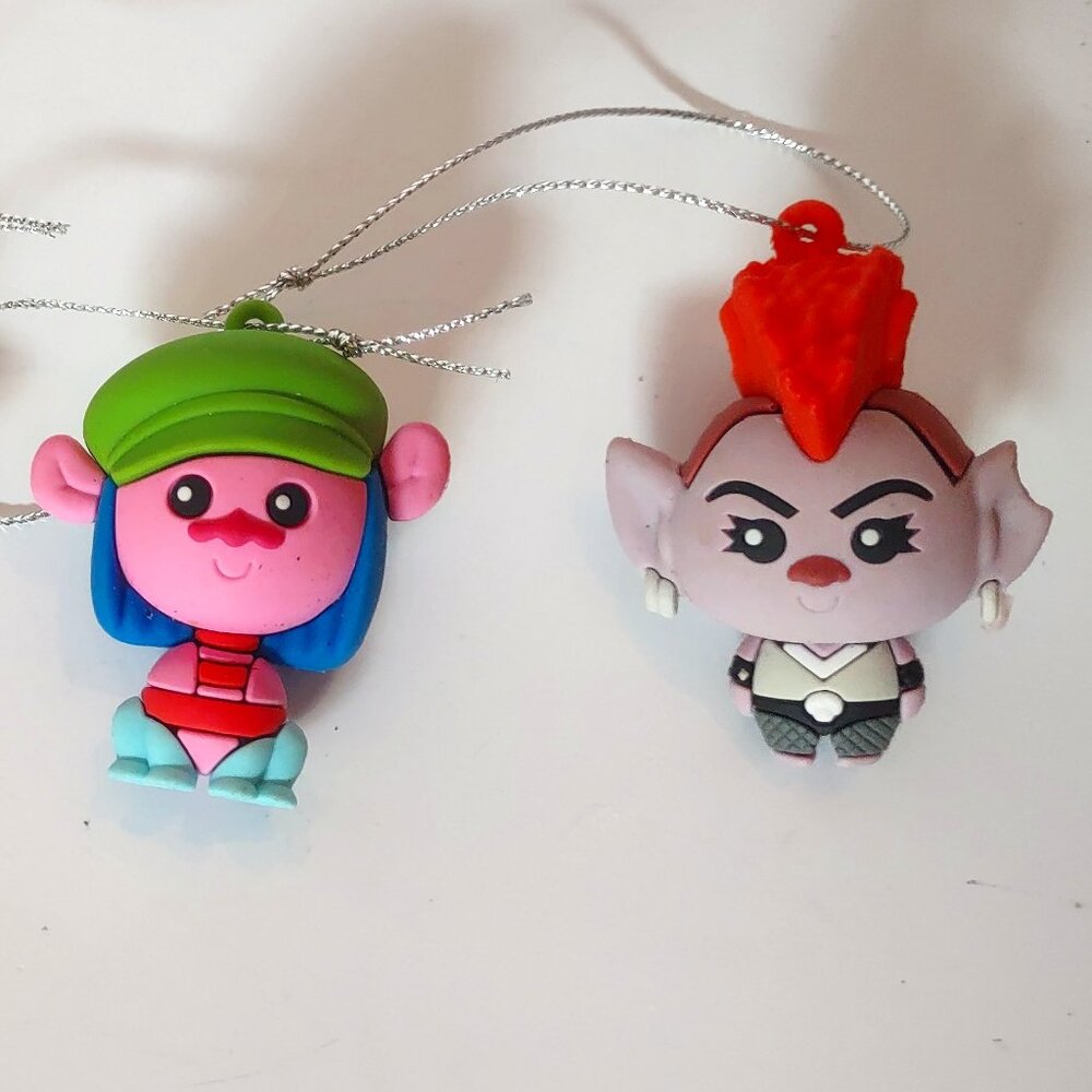 Trolls World Tour Set of 4 Christmas Mystery Ornaments - Picture 8 of 10